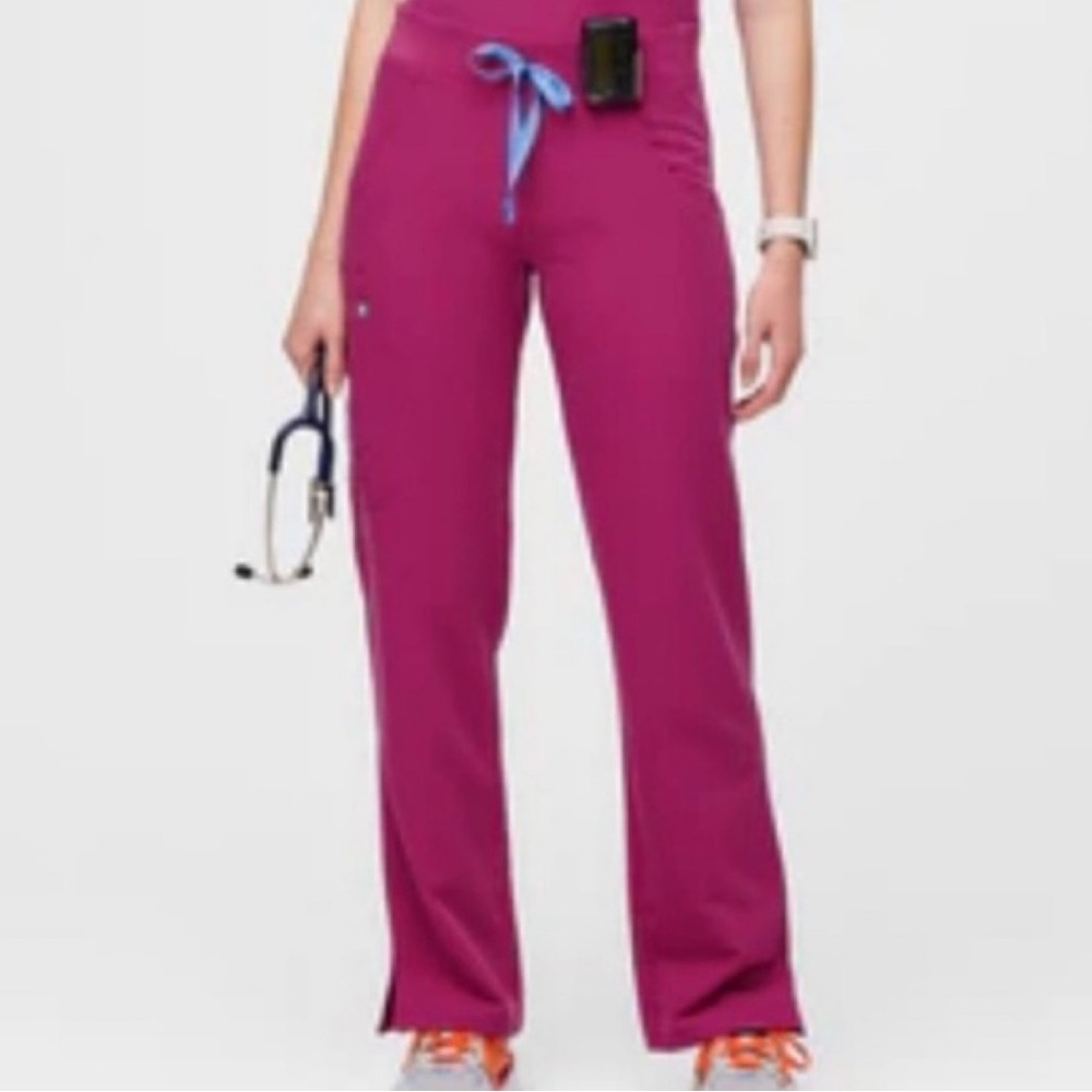 Set of brand new figs in color bright fuchsia